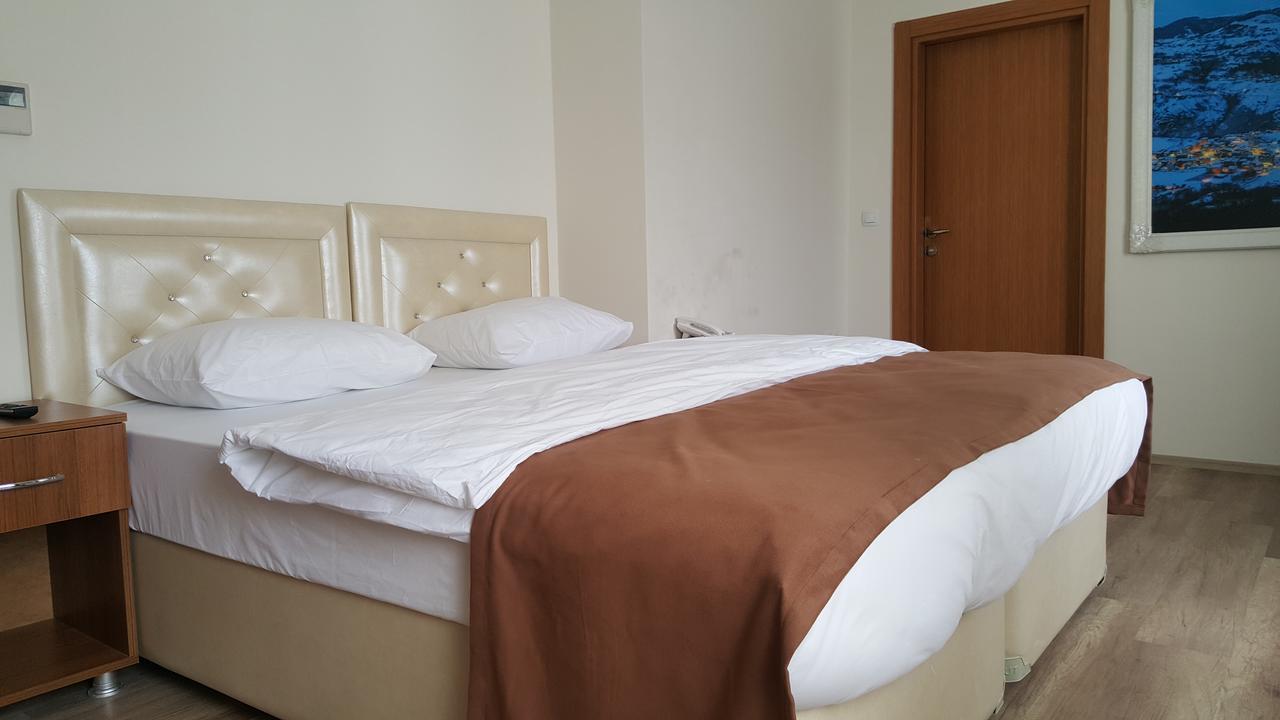 Sanli Hotel Blue ทรับซอน ภายนอก รูปภาพ