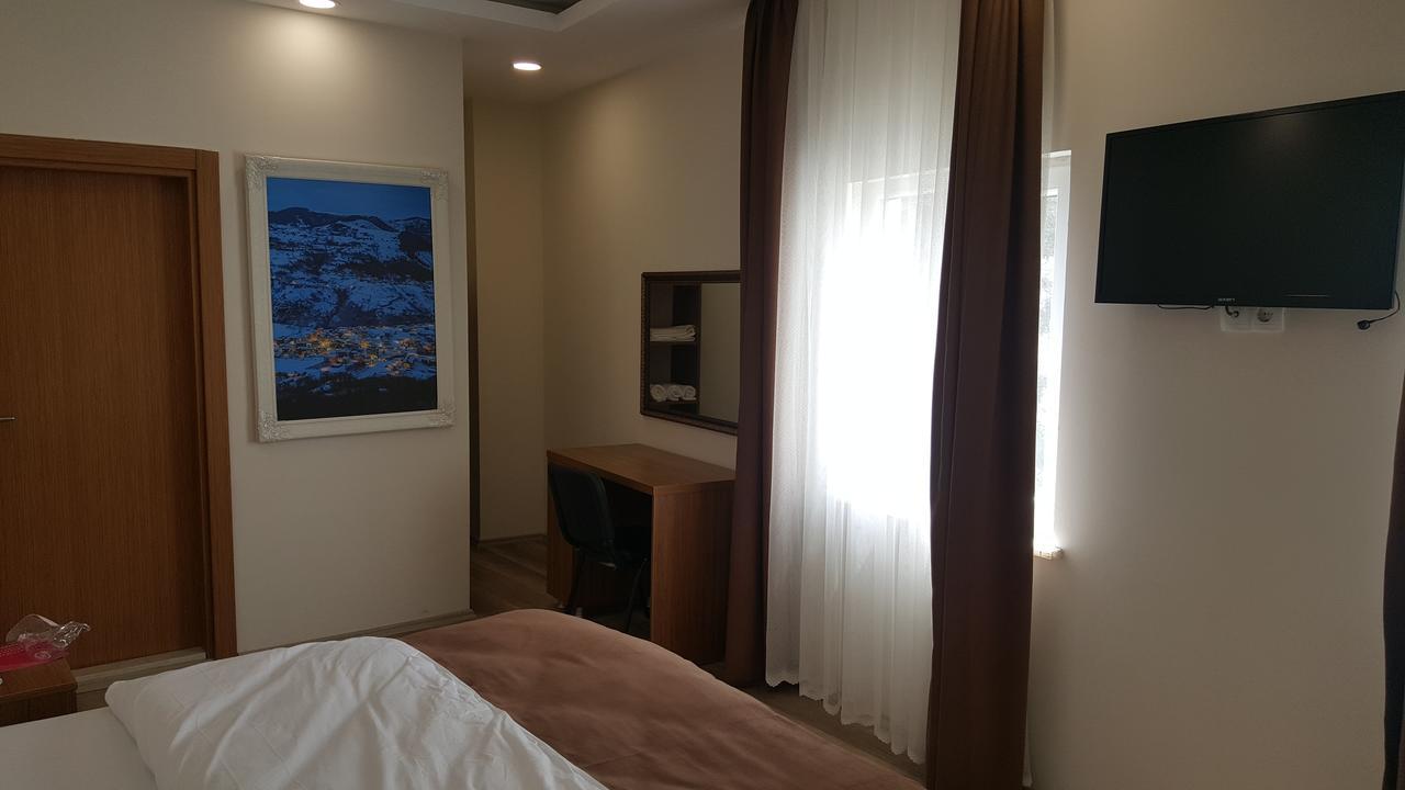 Sanli Hotel Blue ทรับซอน ภายนอก รูปภาพ