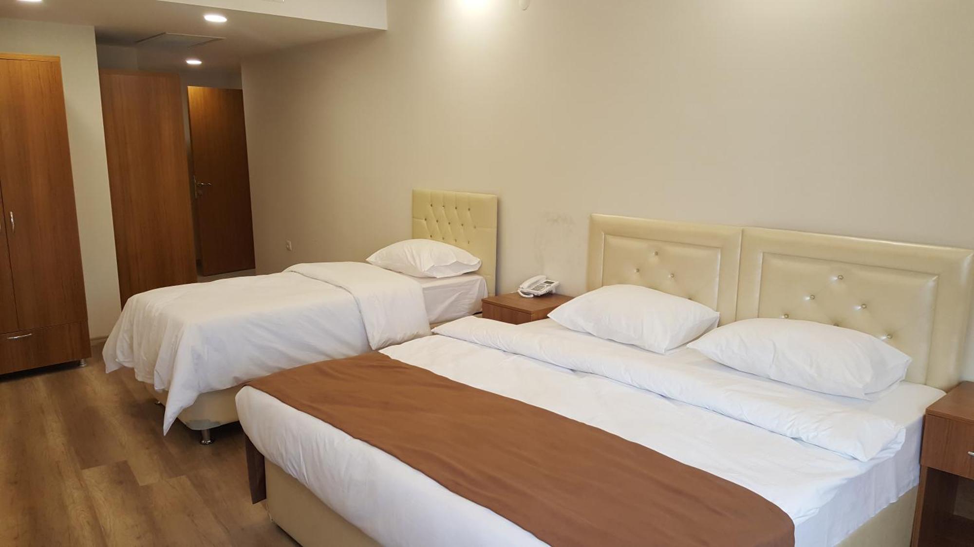 Sanli Hotel Blue ทรับซอน ภายนอก รูปภาพ