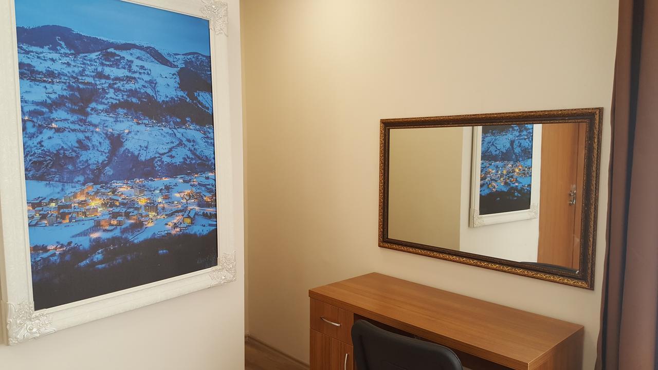 Sanli Hotel Blue ทรับซอน ภายนอก รูปภาพ