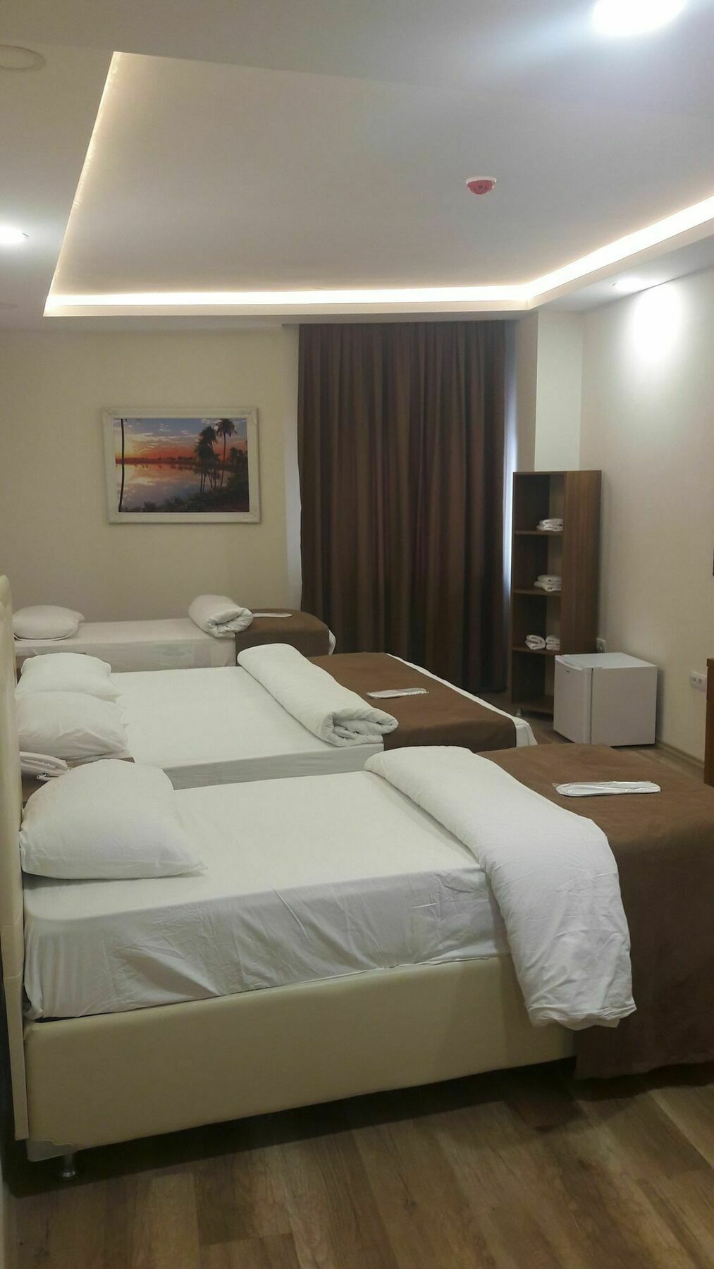Sanli Hotel Blue ทรับซอน ภายนอก รูปภาพ